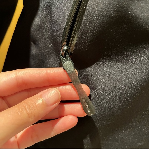ARCTERYX BETA AR JACKET (M) - Picture 4 of 9